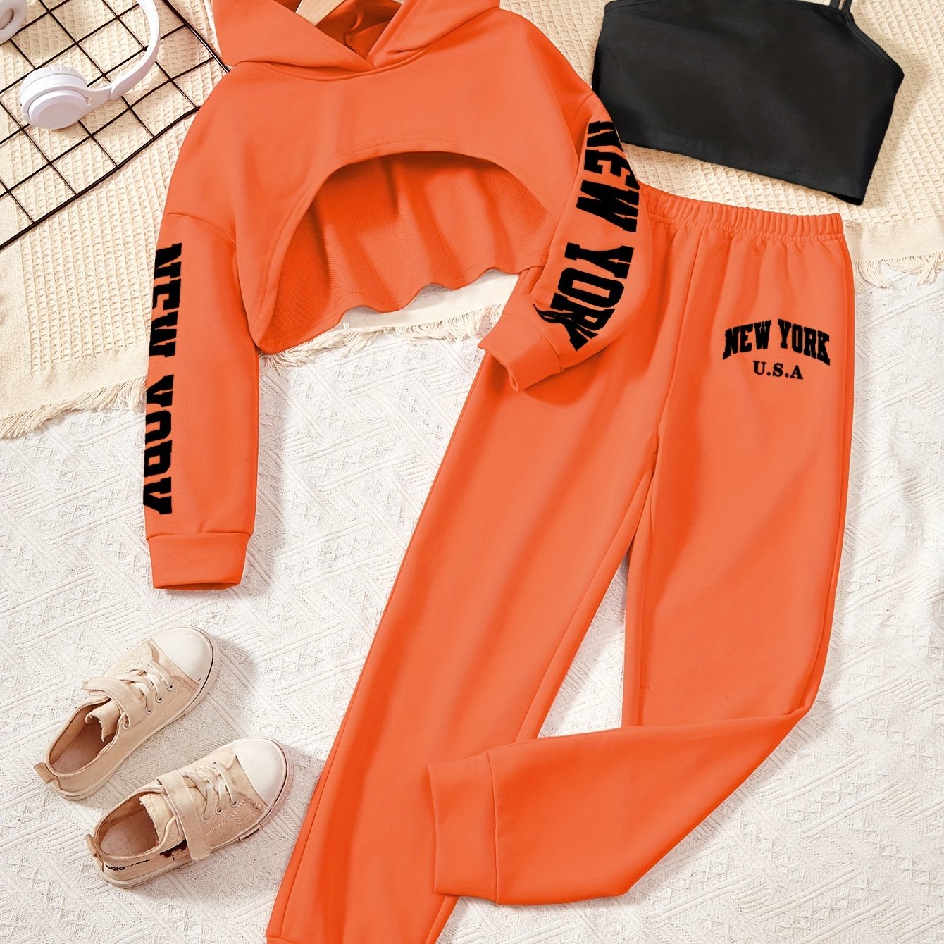 3pcs Girl's Trendy Outfit, Crop Hoodie & Cami Top & Sweatpants Set, NEW YORK Print Casual Long Sleeve Top, Kid's Clothes For Spring Fall Winter