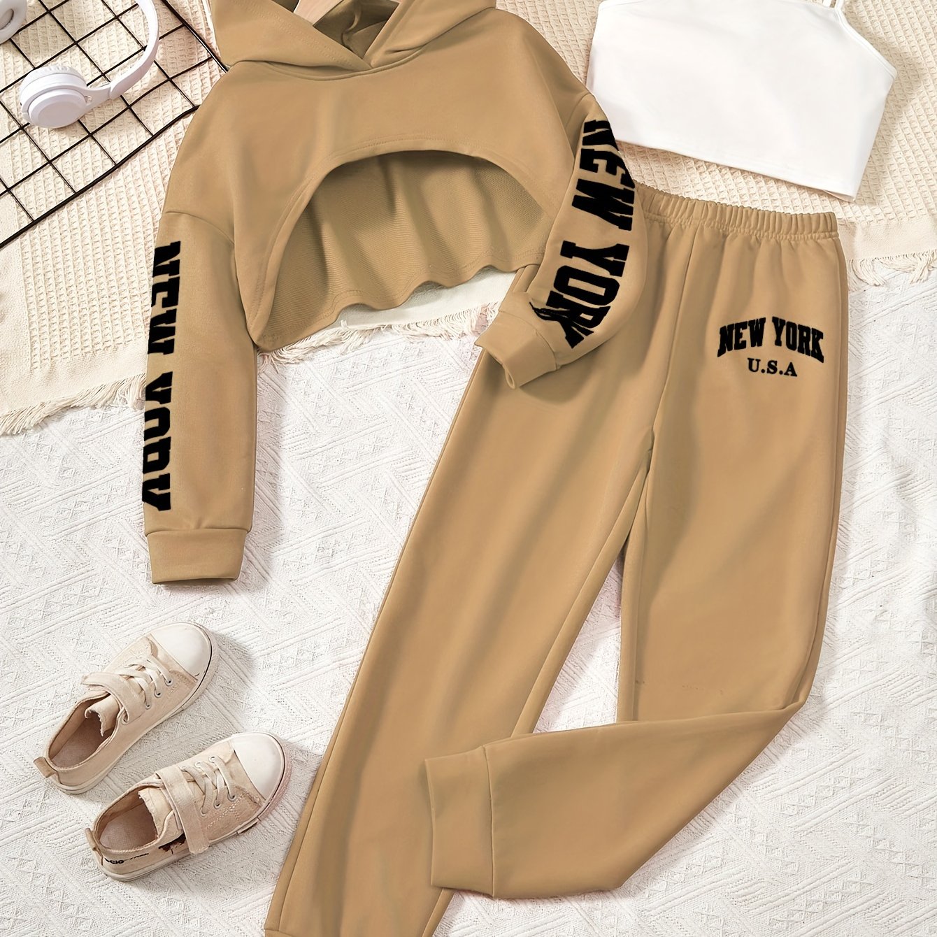 3pcs Girl's Trendy Outfit, Crop Hoodie & Cami Top & Sweatpants Set, NEW YORK Print Casual Long Sleeve Top, Kid's Clothes For Spring Fall Winter